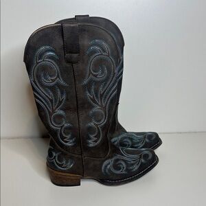 Roper Riley’s Vintage faux leather western boots size 7